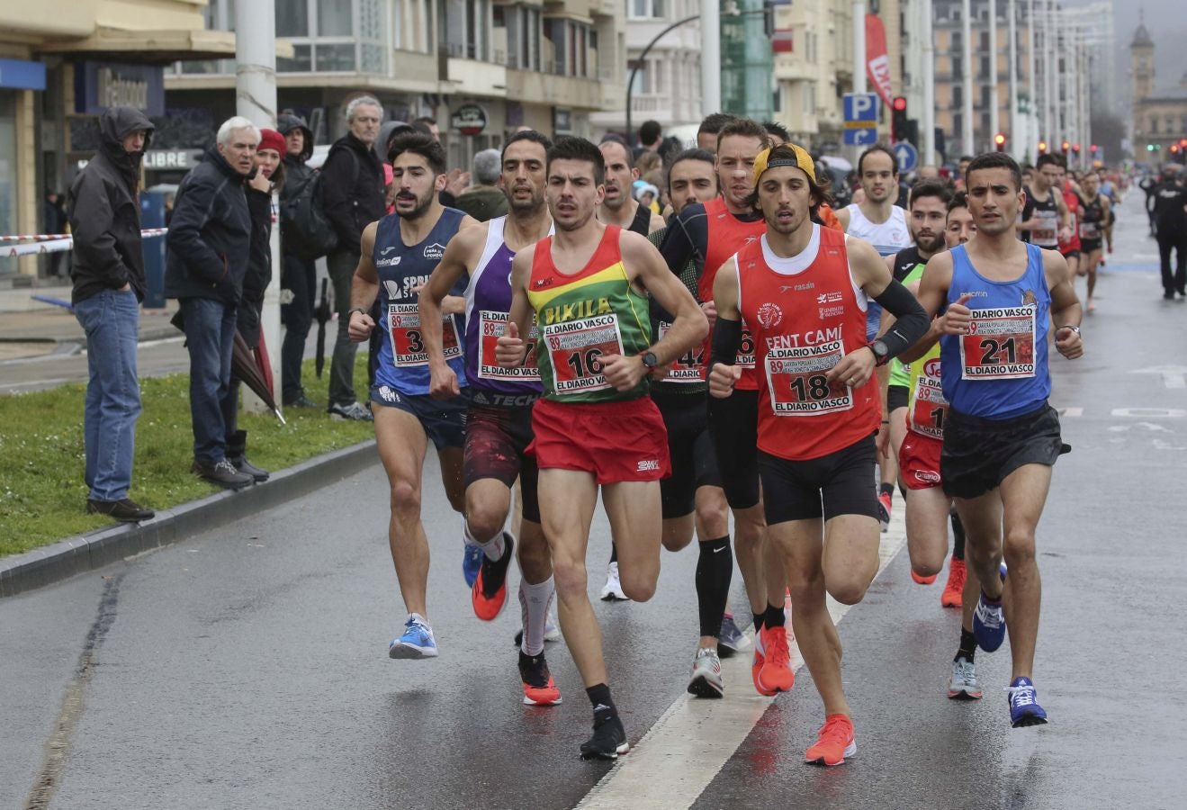 Lluvia, frío y triunfos muy reñidos en los 10 kilómetros de la Gimnástica de Ulía 