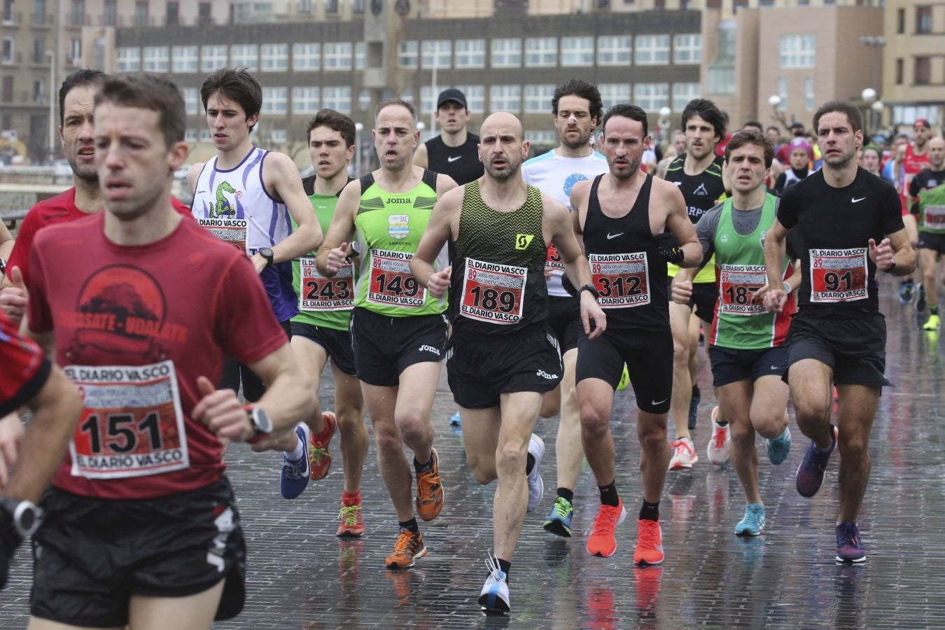 Lluvia, frío y triunfos muy reñidos en los 10 kilómetros de la Gimnástica de Ulía 