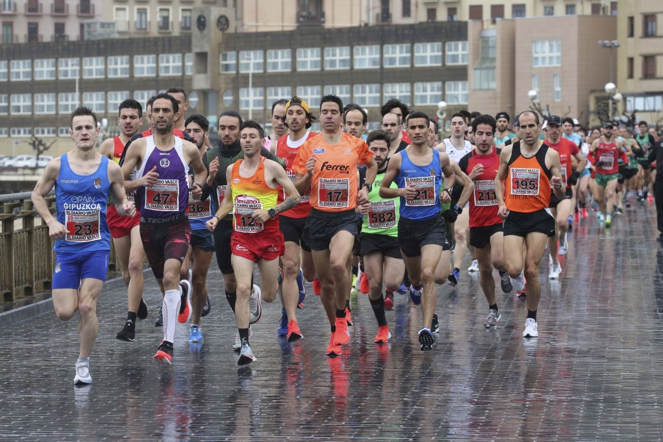 Lluvia, frío y triunfos muy reñidos en los 10 kilómetros de la Gimnástica de Ulía 