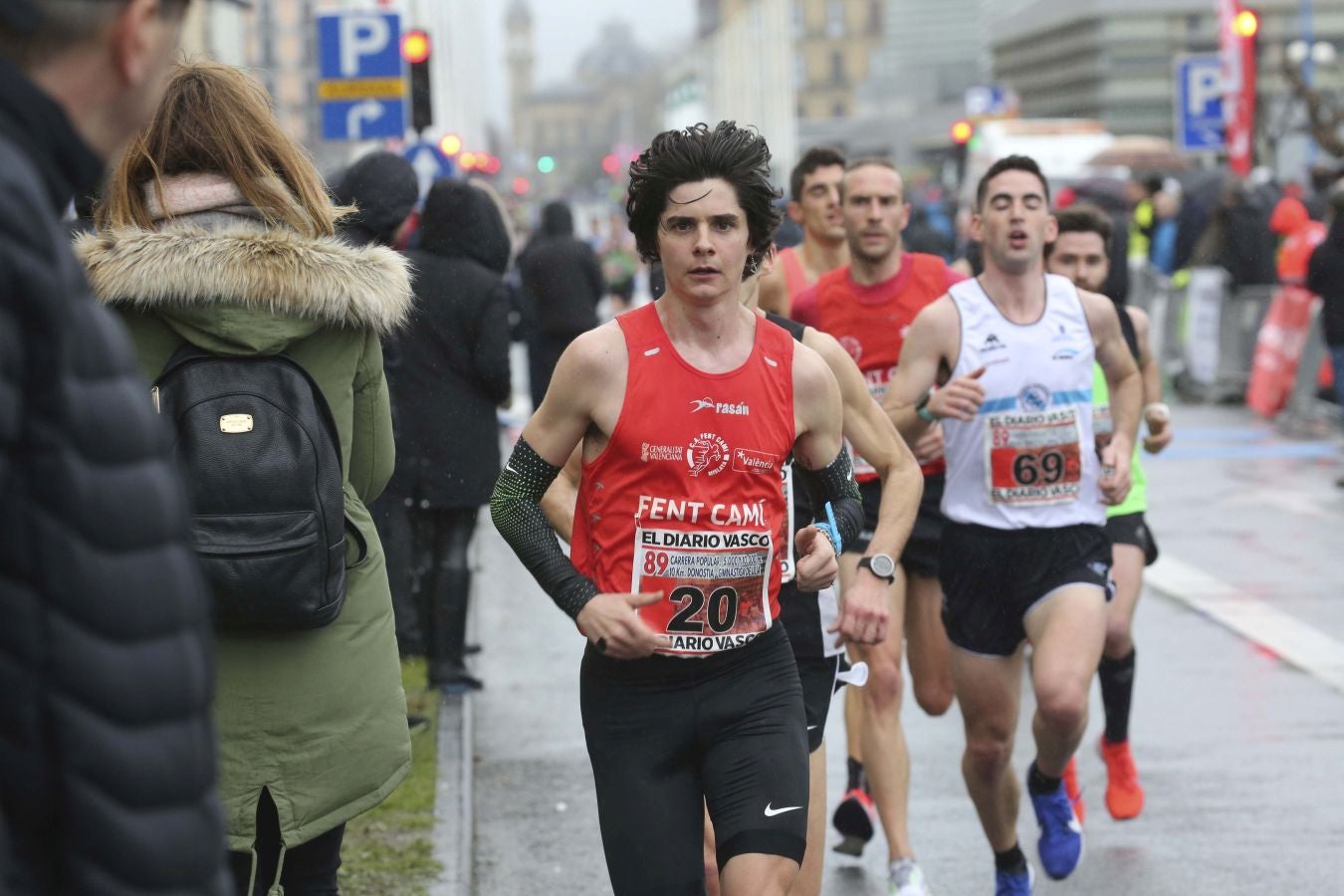 Lluvia, frío y triunfos muy reñidos en los 10 kilómetros de la Gimnástica de Ulía 