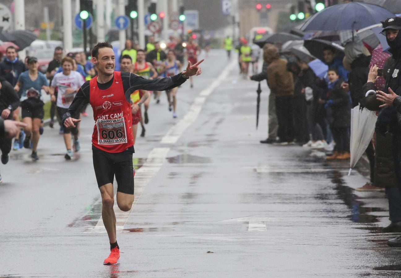 Lluvia, frío y triunfos muy reñidos en los 10 kilómetros de la Gimnástica de Ulía 
