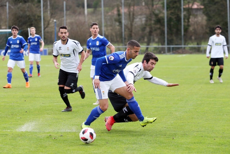 El Real Unión empata ante el Oviedo con un gol de Mikel Obregozo. 