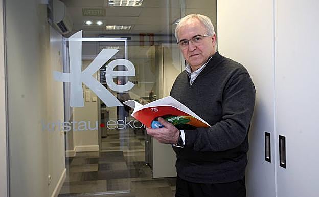 El director de Kristau Eskola, Mikel Ormazabal