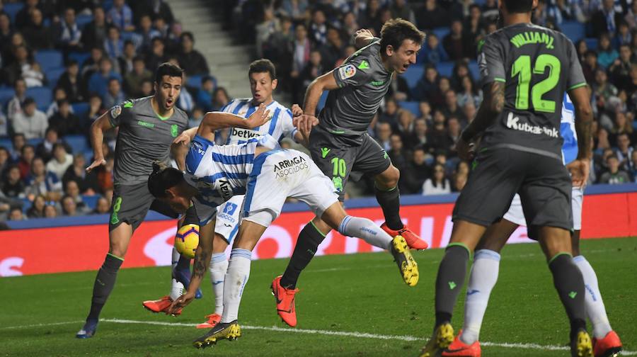 Las fotos más espectáculares del encuentro disputado en Anoeta entre Real Sociedad (esta vez con la segunda equipación) y el Leganés.