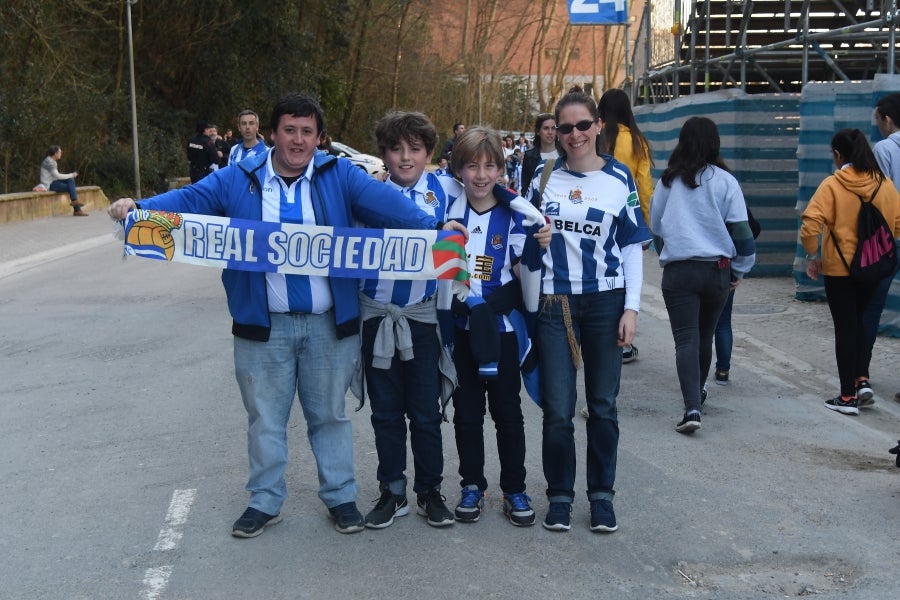 Los aficionados de la Real Sociedad se vuelcan con los jugadores, tal y como demostraron los más de 21.000 espectadores que acudieron a Anoeta para ver jugar a las de Arconada. 