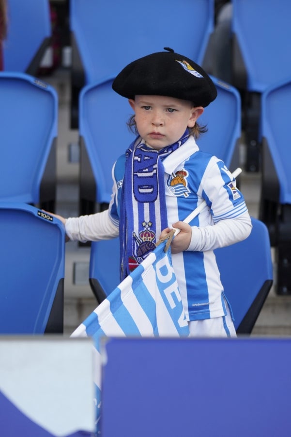 Los aficionados de la Real Sociedad se vuelcan con los jugadores, tal y como demostraron los más de 21.000 espectadores que acudieron a Anoeta para ver jugar a las de Arconada. 