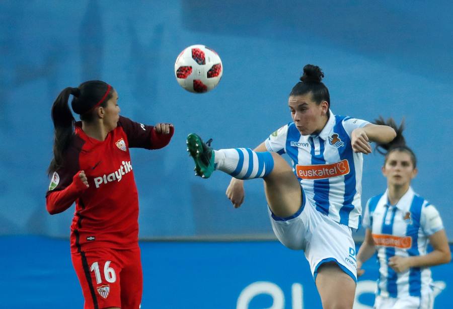Las mejores imágenes de la victoria de la Real Sociedad ante el Sevilla y que le sirve para entrar en la final de la Copa de la Reina por primera vez en su historia 