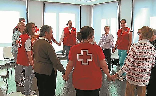 El voluntariado realiza una labor de acompañamiento muy importante en Cruz Roja.