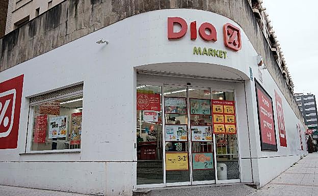 Exterior de uno de los supermercados de la cadena Dia.