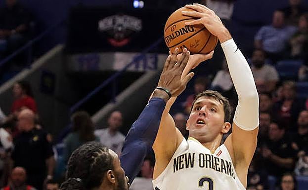Mirotic, con la camiseta de los Pelicans, puesto que aún no ha debutado con su nuevo equipo. 