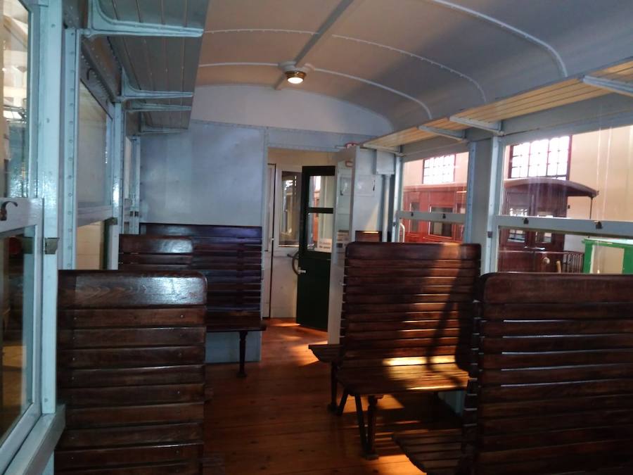 El Museo Vasco del Ferrocarril ofrece un recorrido de 10km en un tren de vapor de más de 100 años de antigüedad entre Azpeitia y la antigua estación de Lasao