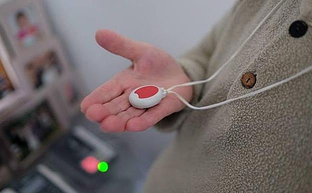 La teleasistencia se ampliará a pacientes con alzhéimer y con riesgo de suicidio