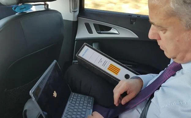 La Guardia Civil se preocupa por la seguridad del lehendakari al recomendarle que use el cinturón de seguridad en el coche