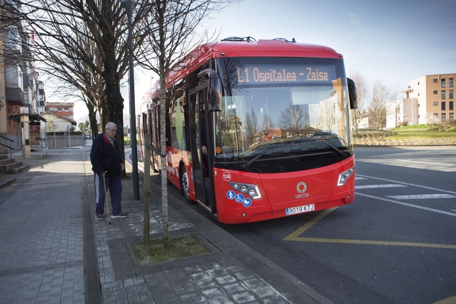 Los nuevos vehículos cargan sus baterías en las cabeceras y se distinguen por una circulación silenciosa, mucho más suave y sin vibraciones