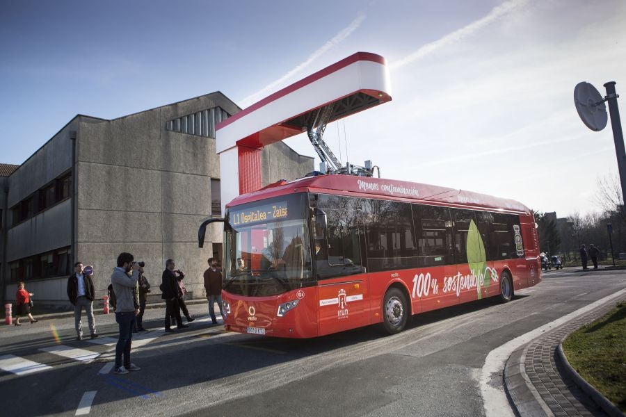 Los nuevos vehículos cargan sus baterías en las cabeceras y se distinguen por una circulación silenciosa, mucho más suave y sin vibraciones