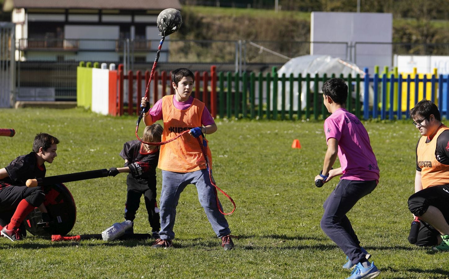 El club Arima Galduak de Eibar practica este novedoso deporte que está dando sus primeros pasos en el País Vasco
