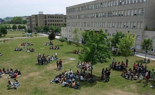 Las tasas universitarias se mantendrán congeladas en Euskadi por quinto año consecutivo