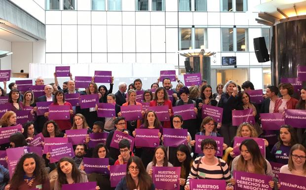 Concentración feminista en el Parlamento Europeo. 