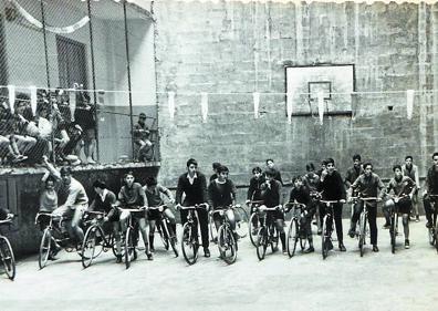 Imagen secundaria 1 - Agur a un emblemático colegio de Gros