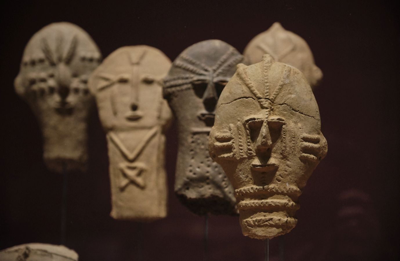 Una exposción que desde este martes se puede ver en el museo donostiarra de San Telmo, un completo recorrido por el capítulo final de la vida y todo lo que gira a su alrededor. La muestra, que permanecerá abierta hasta finales del mes de mayo, repasa las diferentes caras de la muerte.