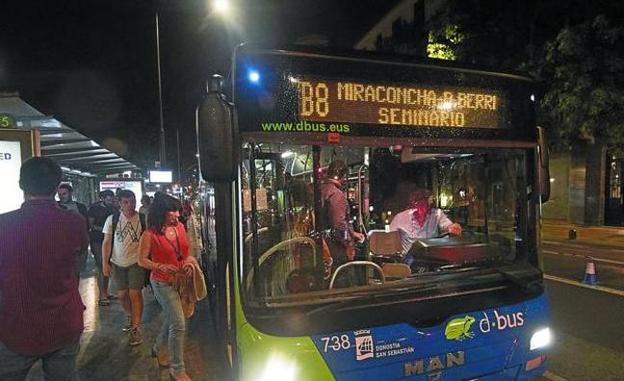 El servicio de parada a demanda se activará el 5 de abril en todos los buses nocturnos