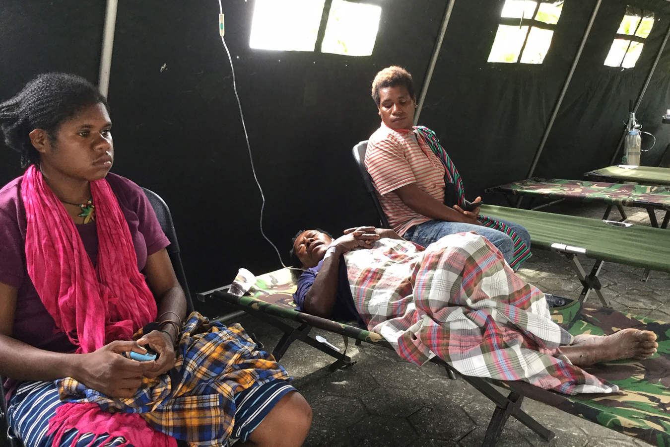 Las inundaciones, en Sentani, cerca de la capital provincial, Jayapura, que arrasan partes de la provincia de Papúa, en Indonesia, dejaron un saldo de al menos 50 personas muertas. 