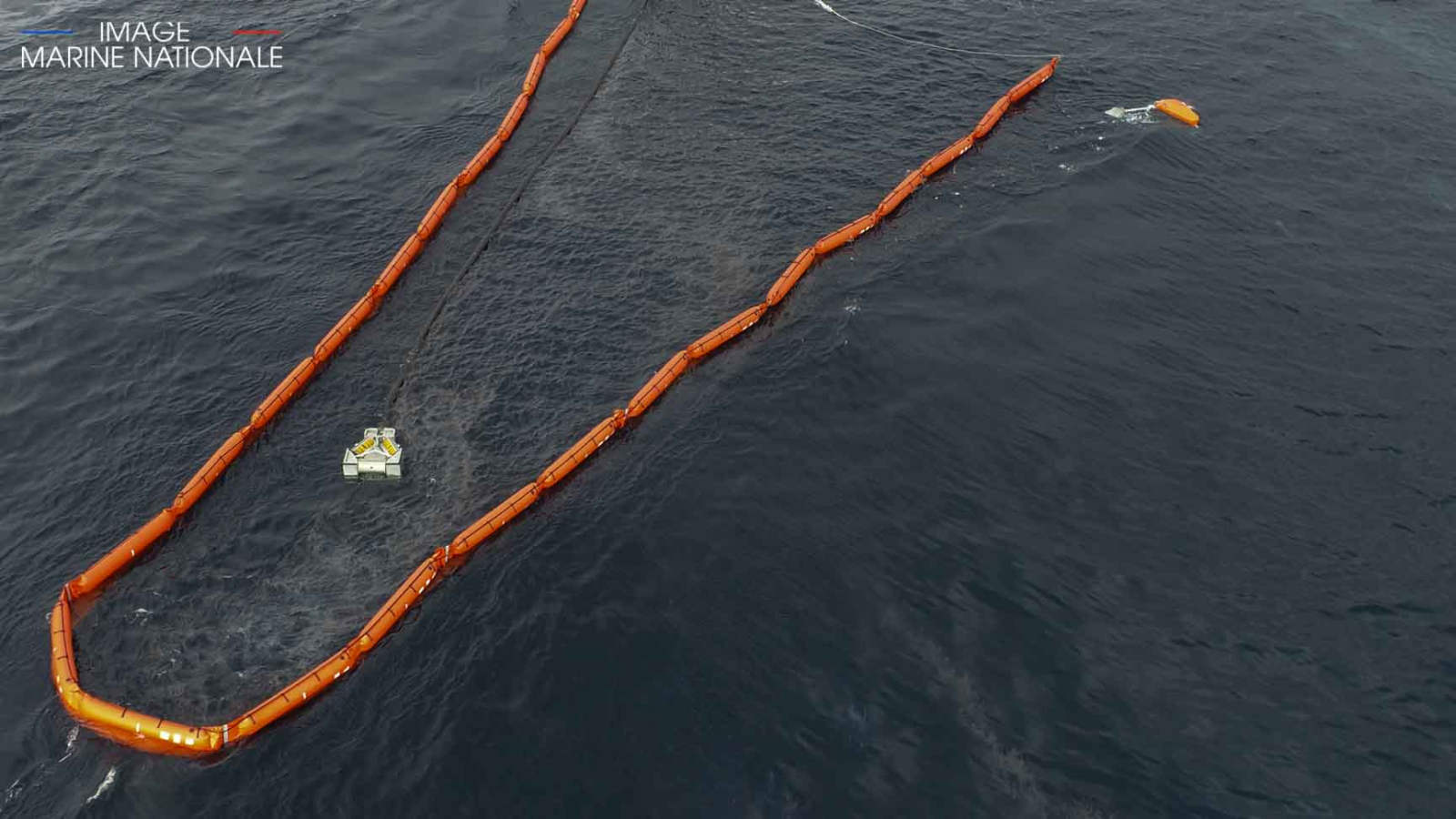 La marea contaminante se ha desplazado en los últimos días hacia Las Landas, aunque en las próximas horas podría variar su trayectoria 