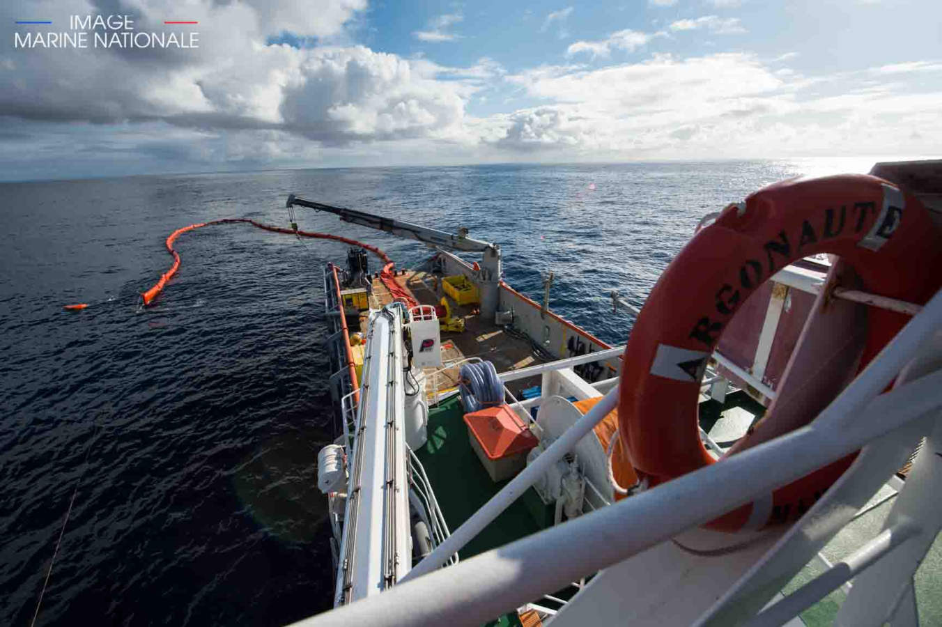 La marea contaminante se ha desplazado en los últimos días hacia Las Landas, aunque en las próximas horas podría variar su trayectoria 
