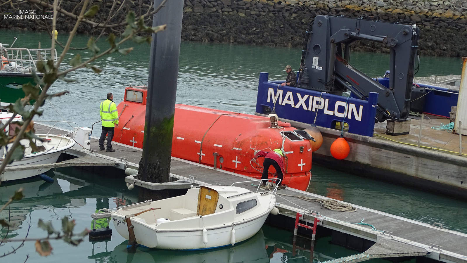 La marea contaminante se ha desplazado en los últimos días hacia Las Landas, aunque en las próximas horas podría variar su trayectoria 