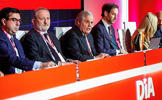 Varios consejeros de Dia durante la junta de accionistas de este miércoles. 