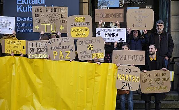 Estudiantes del IES Usandizaga en la presentación
