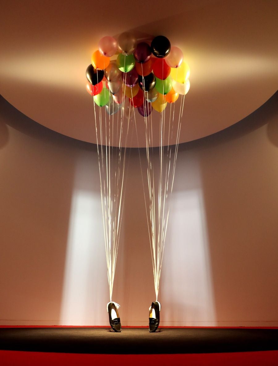 La muestra 'Michael Jackson: On The Wall' abre sus puertas en el museo Bundeskunsthalle de Bonn, Alemania. La exposición profundiza en la influencia del artista estadounidense en el arte contemporáneo 