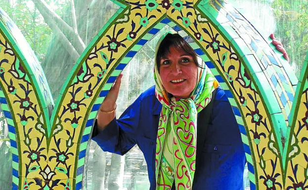 Ana María Briongos, en una de sus visitas a Teherán en Irán.