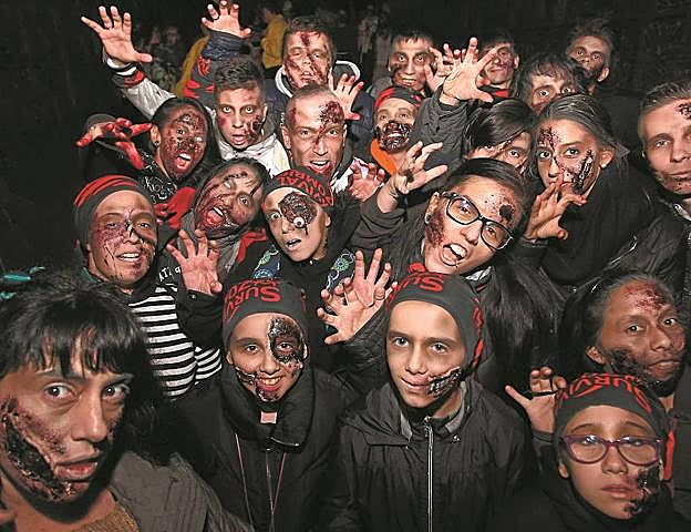 Zombies de todas las edades disfrutaron en la zona del Kursaal con una de las novedades del Salón.