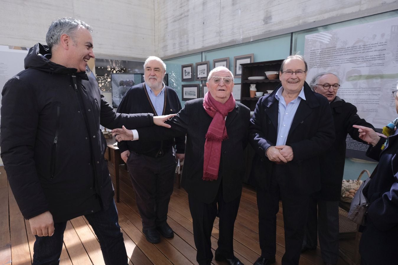 San Telmo y Tabakalera inauguran dos exposiciones que retratan la evolución de la sociedad vasca a través del chef donostiarra y la Nueva Cocina Vasca