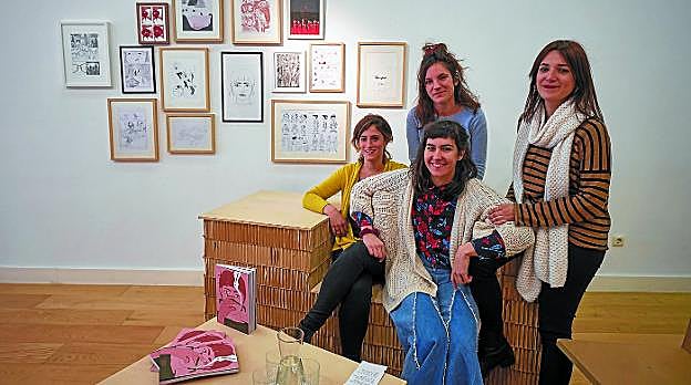 Ezkerrean, Maitane Gartziandia; erdian, aurrealdean Ainara Azpiazu 'Axpi' eta atzealdean Loinaz Lekuona; eskuinean, Maite Gurrutxaga. 