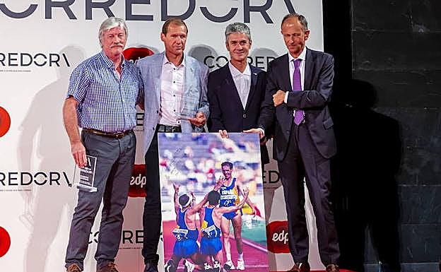 Miguélez (autor de la foto del triplete), Juzadado, Fiz y Sáenz de Jubera, en la gala en la que se presentó la iniciativa.
