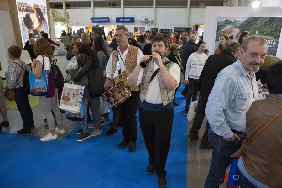 La feria turística de Gipuzkoa Sevatur celebra hoy su última jornada en el recinto ferial de Irun.