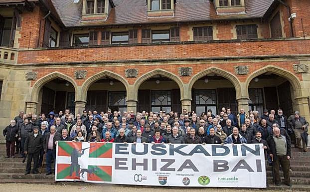 Asamblea de cazadores guipuzcoanos.