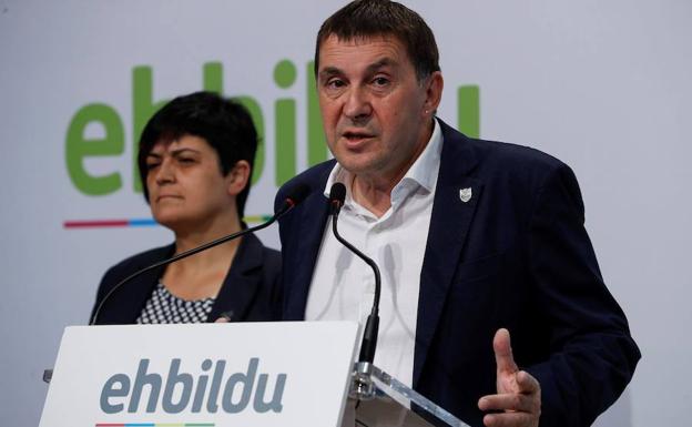 Arnaldo Otegi, coordinador general de EH Bildu, en una rueda de prensa