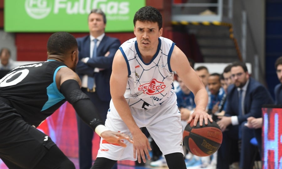Illunbe es el escenario donde se miden estos dos equipos situados en la parte baja de la tabla. 