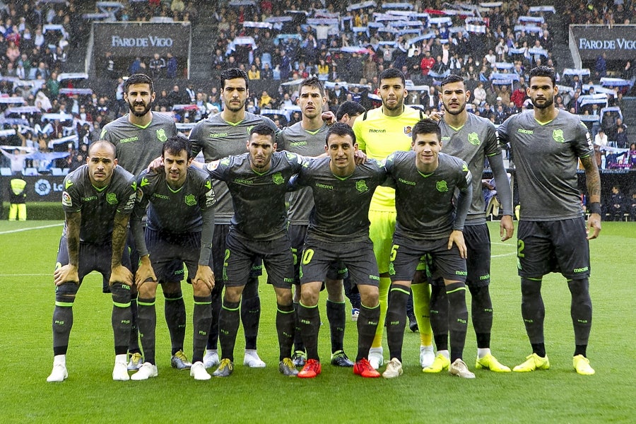 A pesar de llegar al descanso por delante, el conjunto txuri-urdin, que se ha quedado con diez tras la expulsión de Willian José, ha caído ante un Celta con Iago Aspas pletórico. 