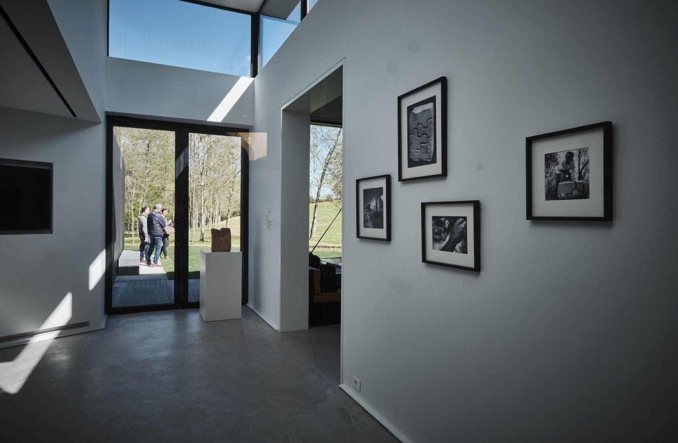 Los responsables del remodelado museo de Zabalaga presentan las nuevas instalaciones y la exposición inaugural antes de su reapertura al público