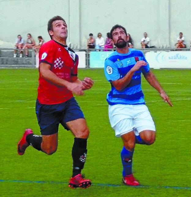 Javi Urrutia con sus dos goles se afianza como pichichi. 