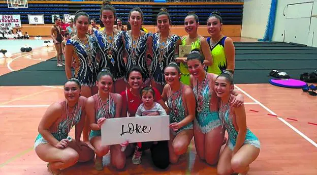 Equipos del LOKE que brillaron en el polideportivo Artaleku. 