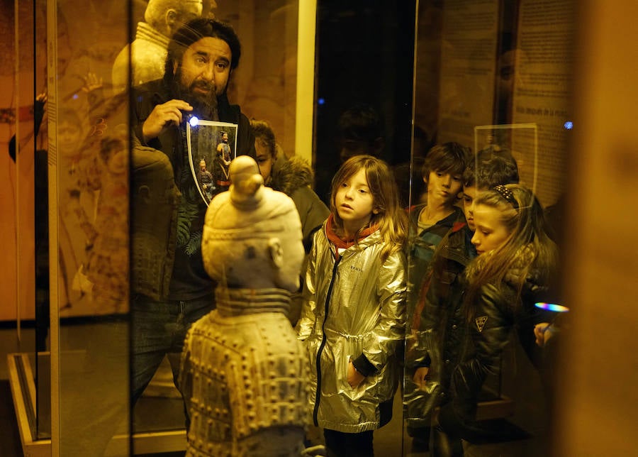 Un total de 530 escolares han visitado en Pasaia la exposición de los guerreros de Xian hasta la fecha.