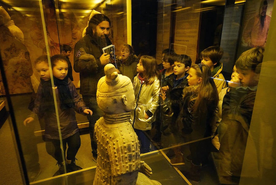 Un total de 530 escolares han visitado en Pasaia la exposición de los guerreros de Xian hasta la fecha.