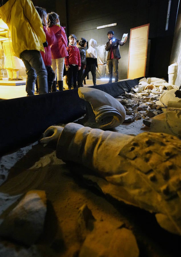 Un total de 530 escolares han visitado en Pasaia la exposición de los guerreros de Xian hasta la fecha.
