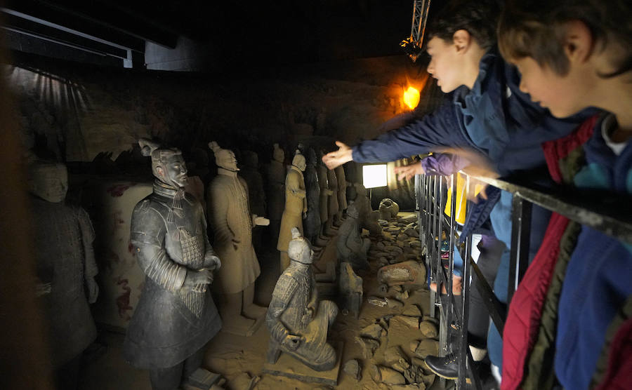 Un total de 530 escolares han visitado en Pasaia la exposición de los guerreros de Xian hasta la fecha.