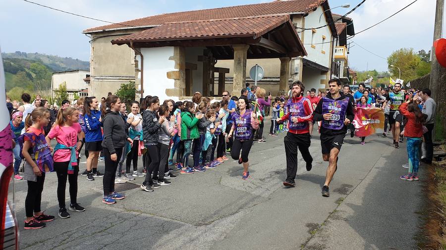 Mutrikutik goizeko 6ak aldera sartu ondoren, kostaldean zehar ibiliko da 21. Korrikaren lekukoa eskuz esku. Arratsaldean helduko da Donostiara eta bertan 42 kilometro egingo ditu auzo ezberdinetan. 